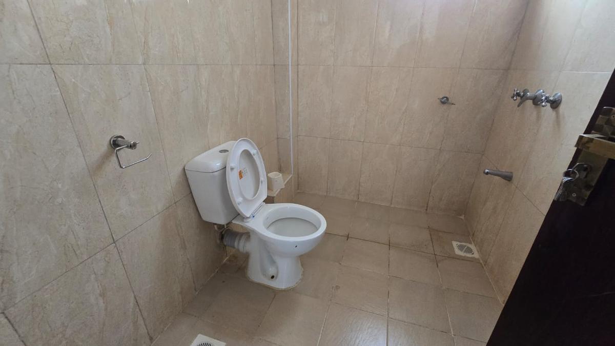 3 Bed Apartment with En Suite in Lavington - 7