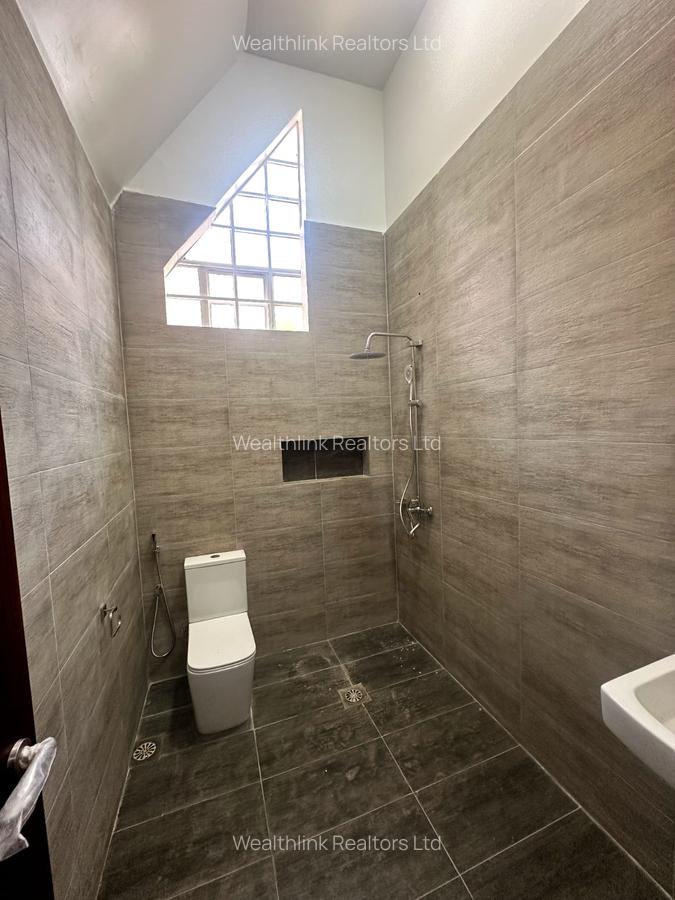 3 Bed Townhouse with En Suite at Nyari West - 19