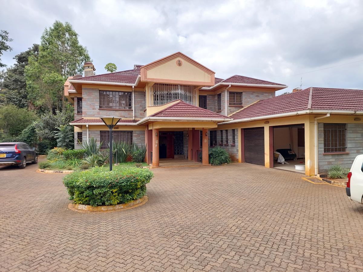 5 Bed House with En Suite at Flem Tree Runda - 3