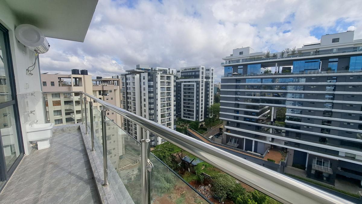 2 Bed Apartment with En Suite at Riverside Dr - 1