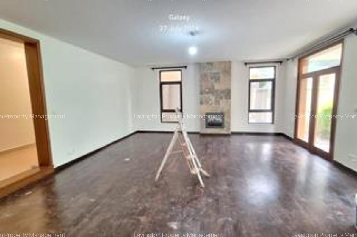 5 Bed Townhouse with En Suite at Lavington Green - 18