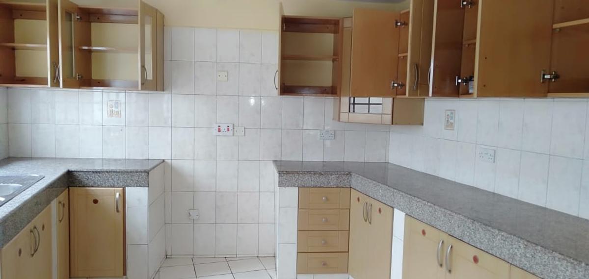 5 Bed Townhouse with En Suite at Westlands - 7