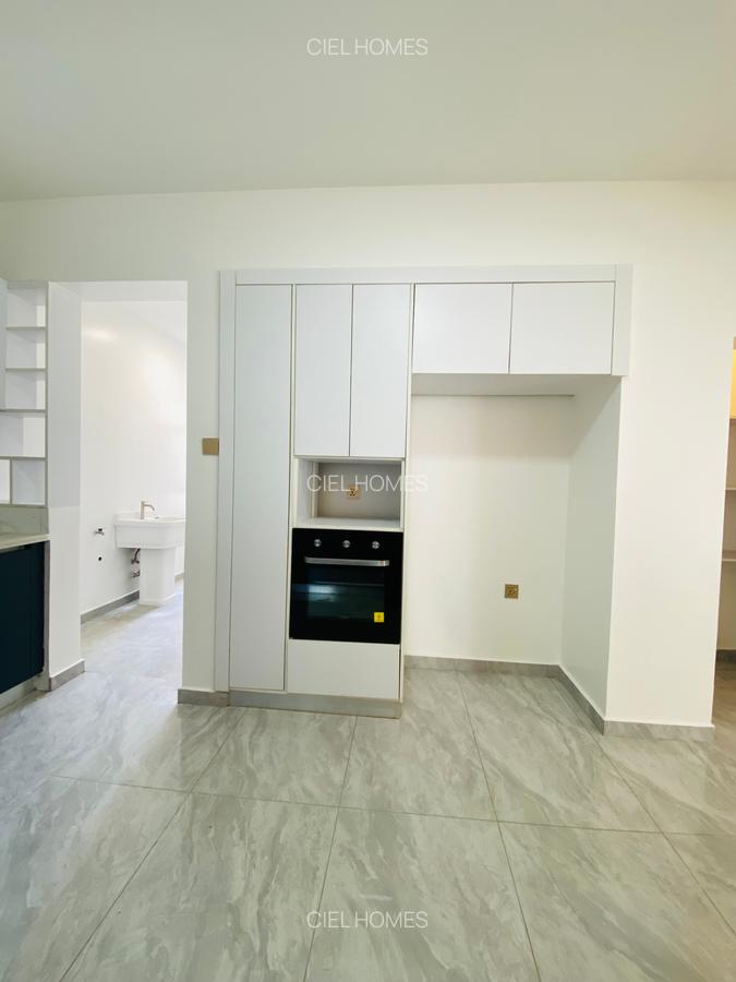 4 Bed Apartment with En Suite at Oledume Road - 5