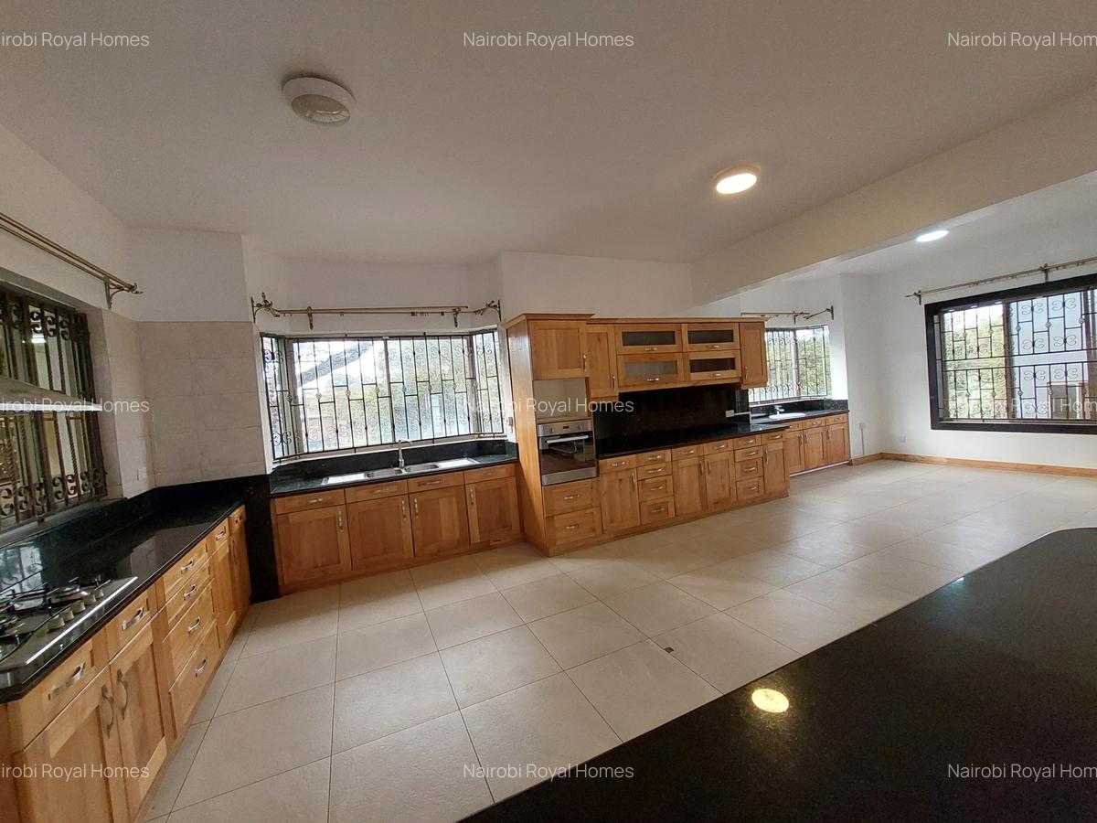 5 Bed Townhouse with En Suite at Eldama Park - 17