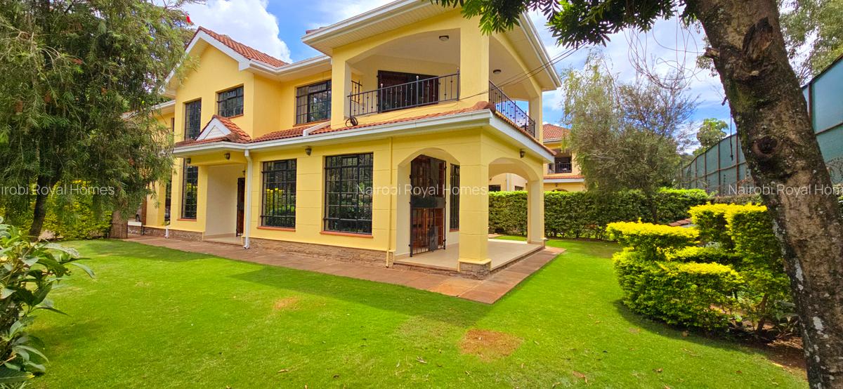 5 Bed Townhouse with En Suite at Lavington Green - 4