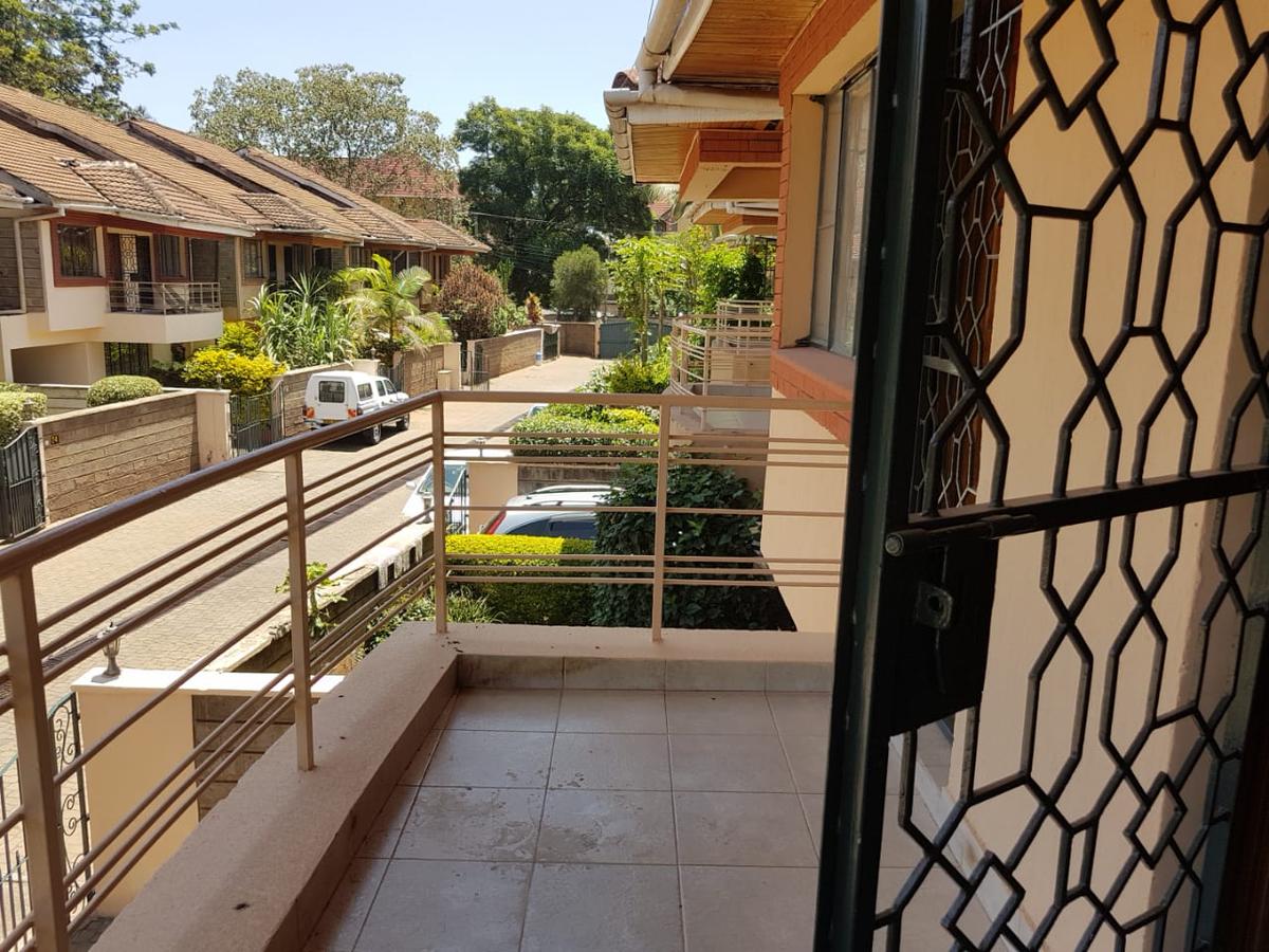 5 Bed Villa with En Suite in Lavington - 10