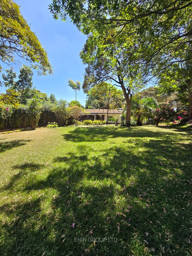 3 Bed House with En Suite at Lavington - 10