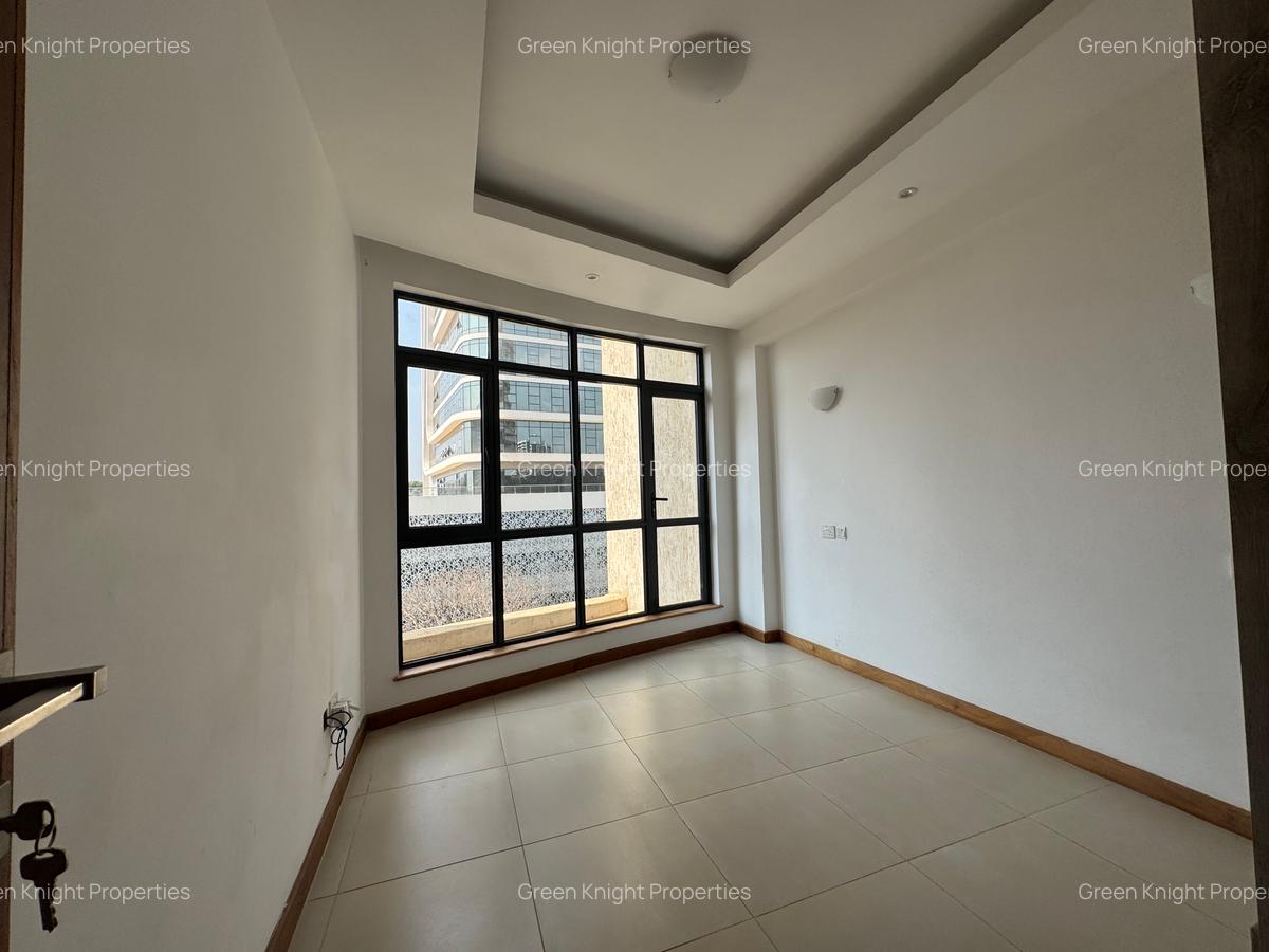 Serviced 2 Bed Apartment with En Suite in Westlands Area - 14