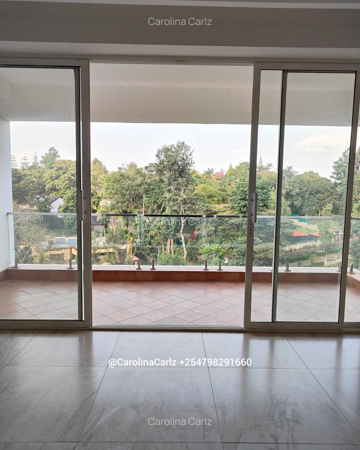 3 Bed Apartment with En Suite at City Park Drive - 12