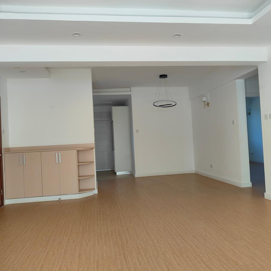 Serviced 3 Bed Apartment with En Suite at Hatheru Road - 19