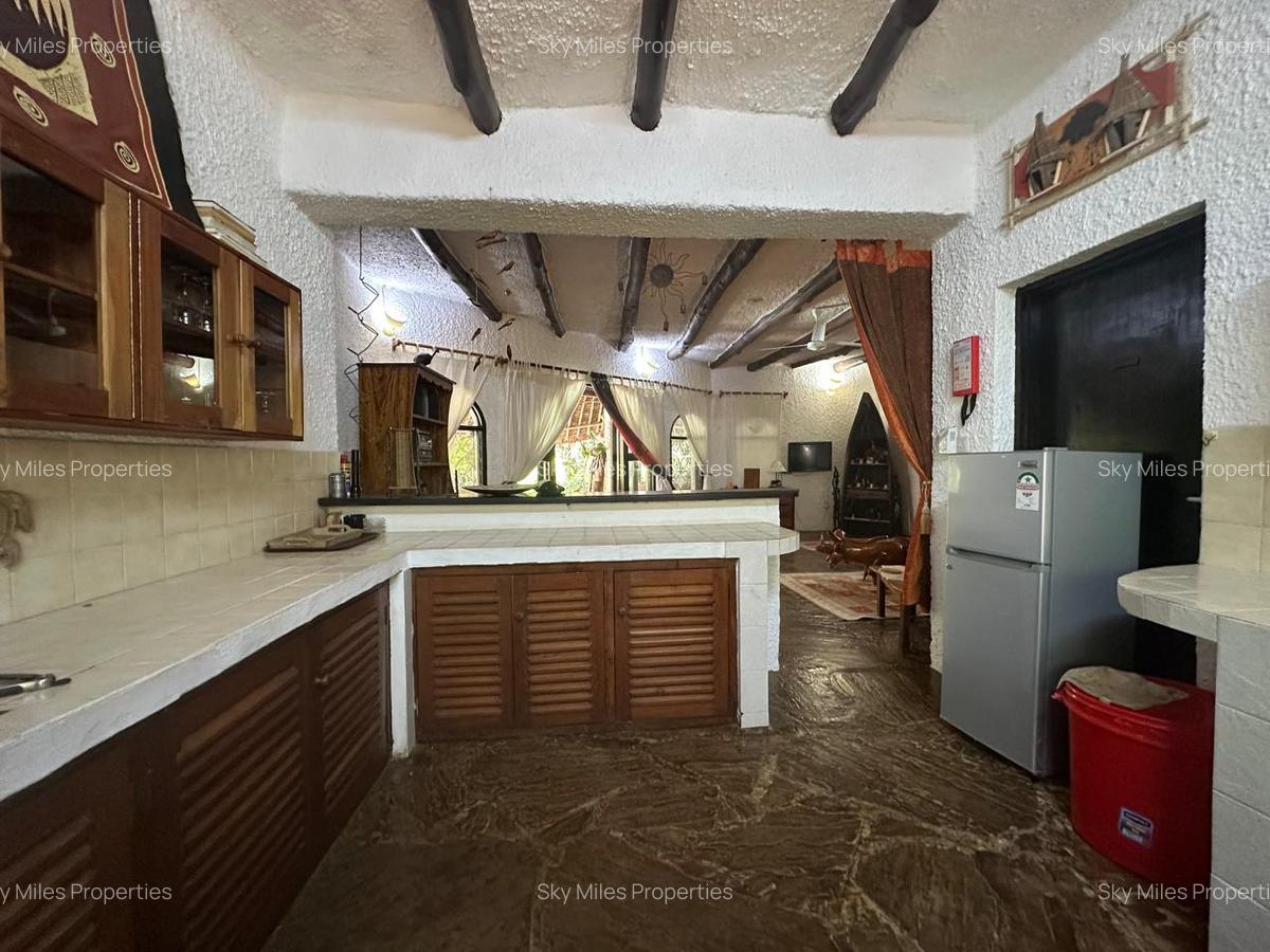 3 Bed Villa with En Suite at La-Marina - 7