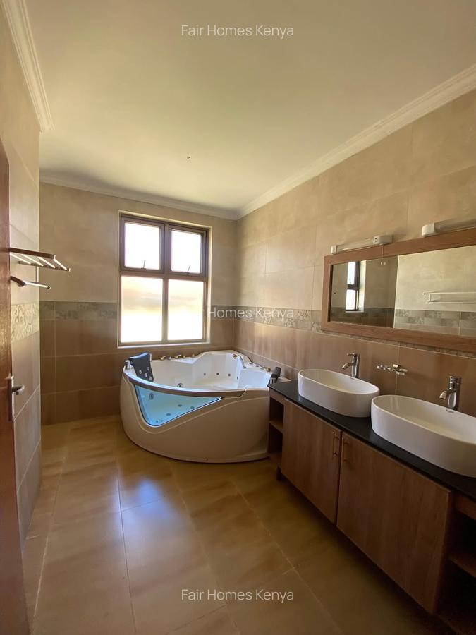 5 Bed Townhouse with En Suite at Amboseli Road - 11