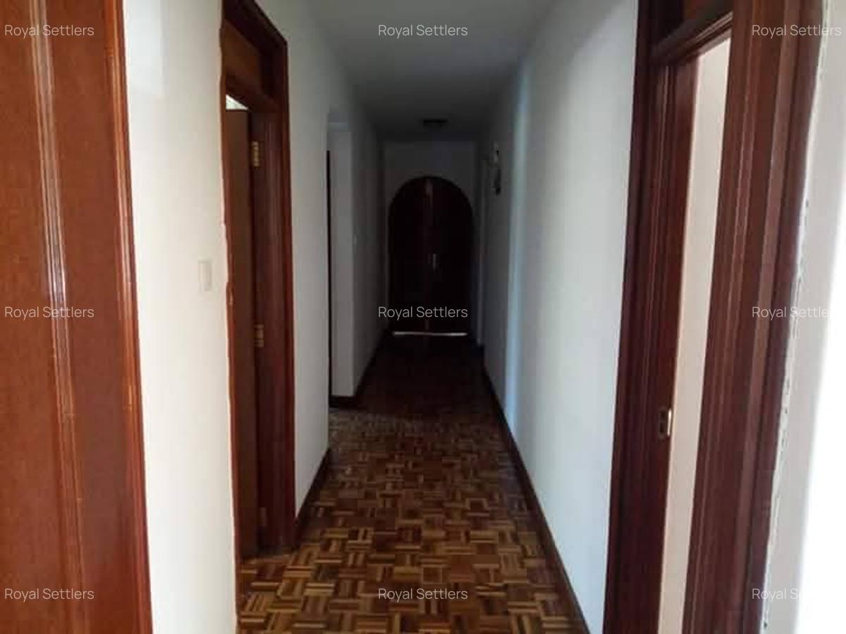 4 Bed Apartment with En Suite at Brookside Grove - 13