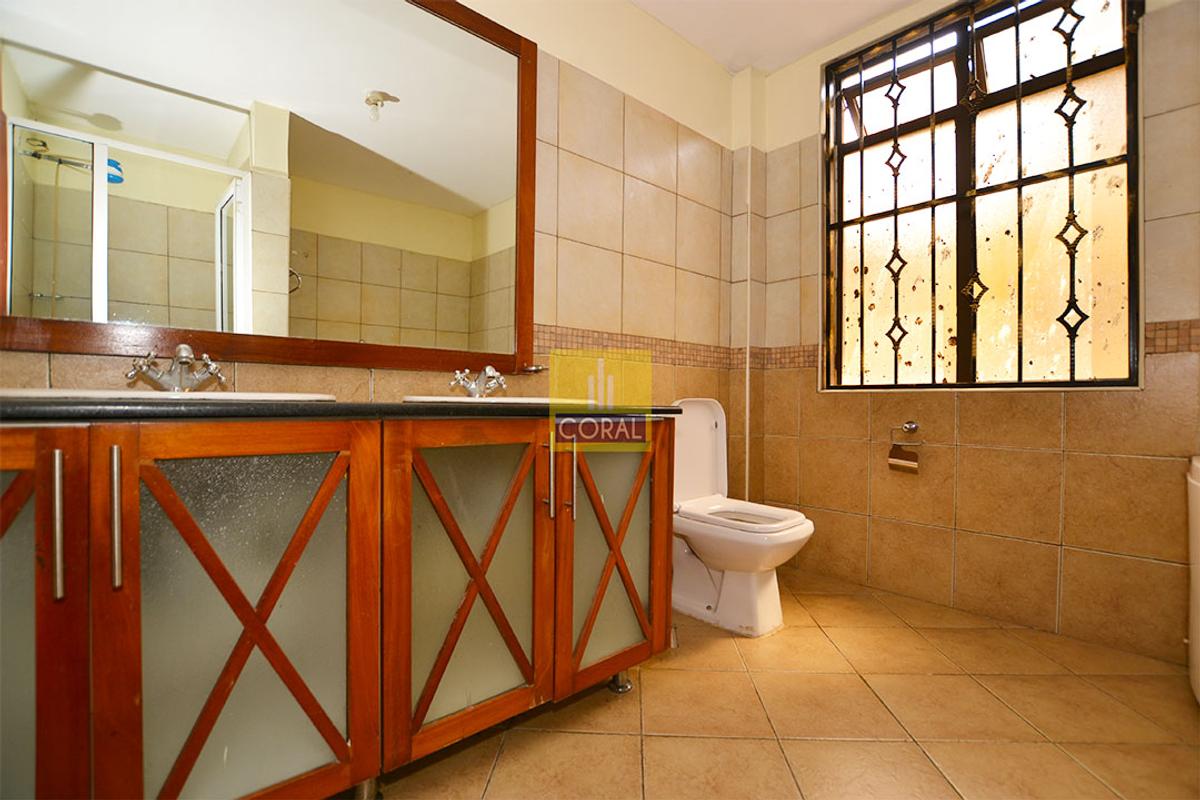 3 Bed Apartment with Lift in Kilimani - 12