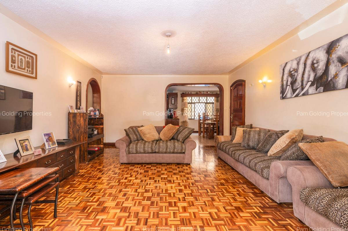 4 Bed Apartment with En Suite at Brookside - 1