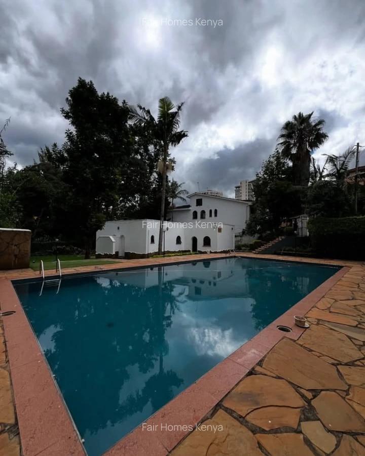 5 Bed Townhouse with En Suite at Riverside Drive - 14