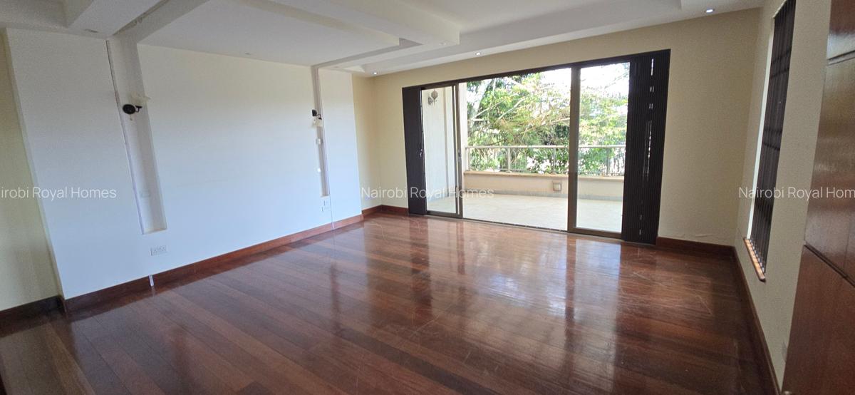 5 Bed Townhouse with En Suite at Lavington Green - 19