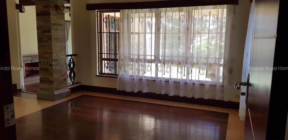 5 Bed House with En Suite at Mimosa Road - 7