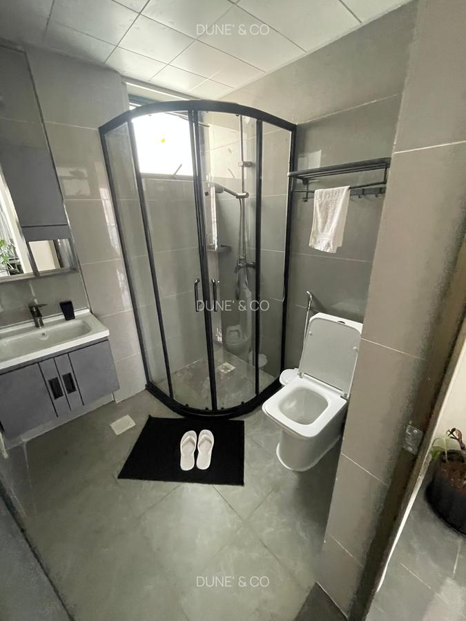 Serviced 2 Bed Apartment with En Suite in Riverside - 13