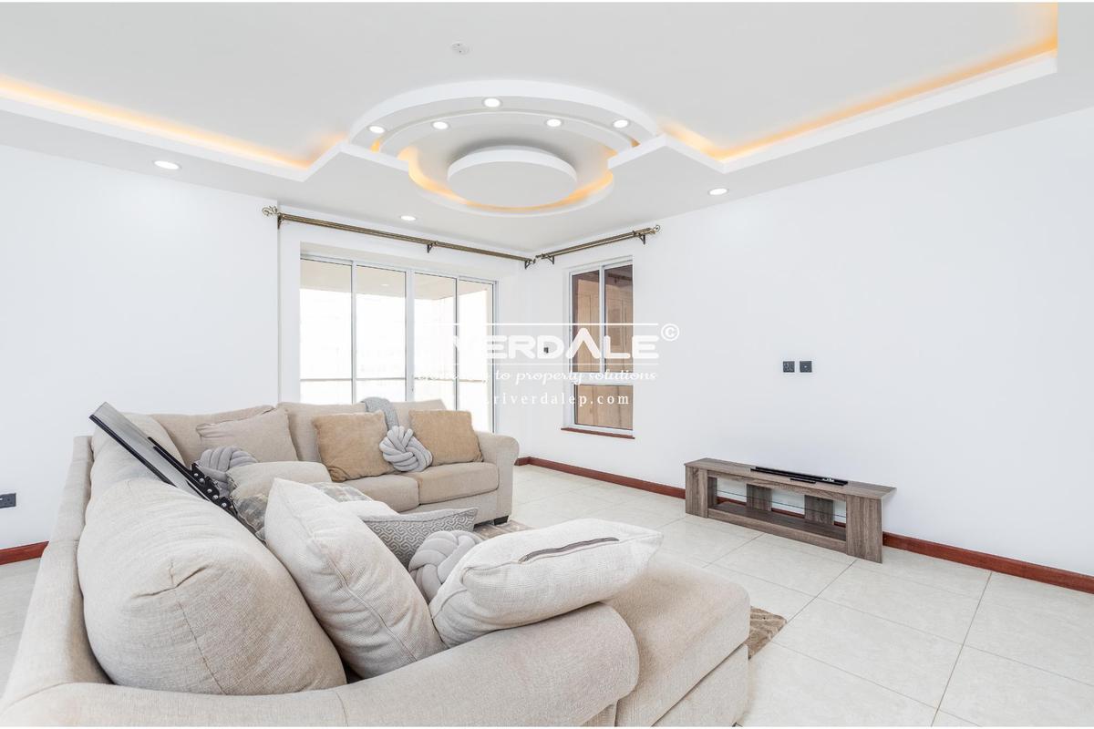 4 Bed Apartment with En Suite in General Mathenge - 1