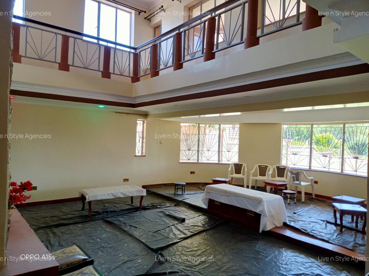 10 Bed House with En Suite in Runda - 8