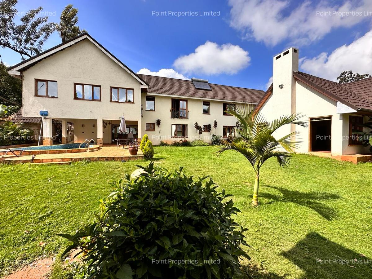 7 Bed Villa with En Suite in Ridgeways - 1