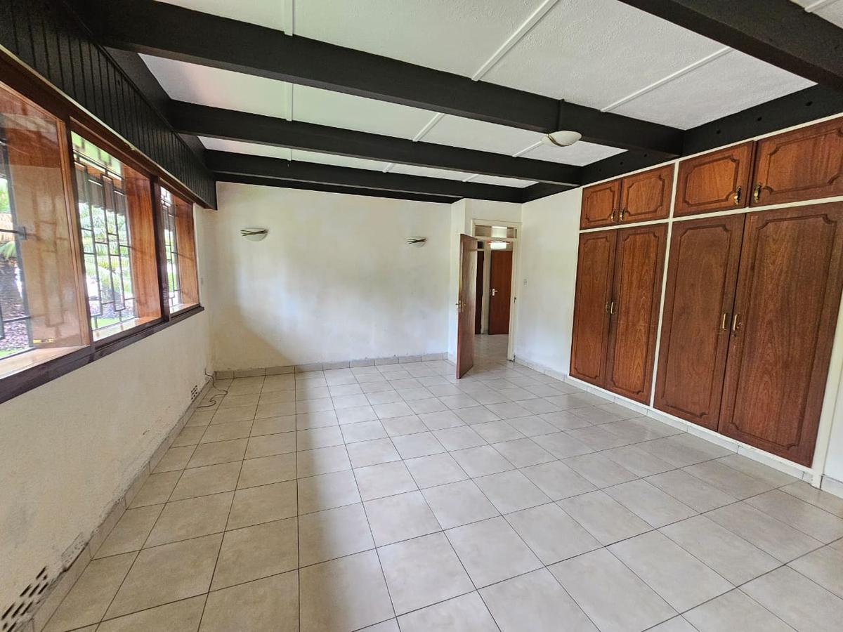 4 Bed House with En Suite in Muthaiga - 12