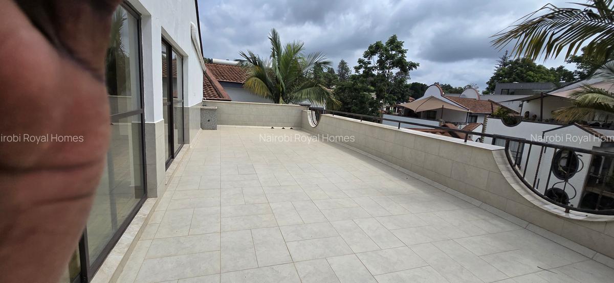 5 Bed Townhouse with En Suite at Grovelia Grove - 19