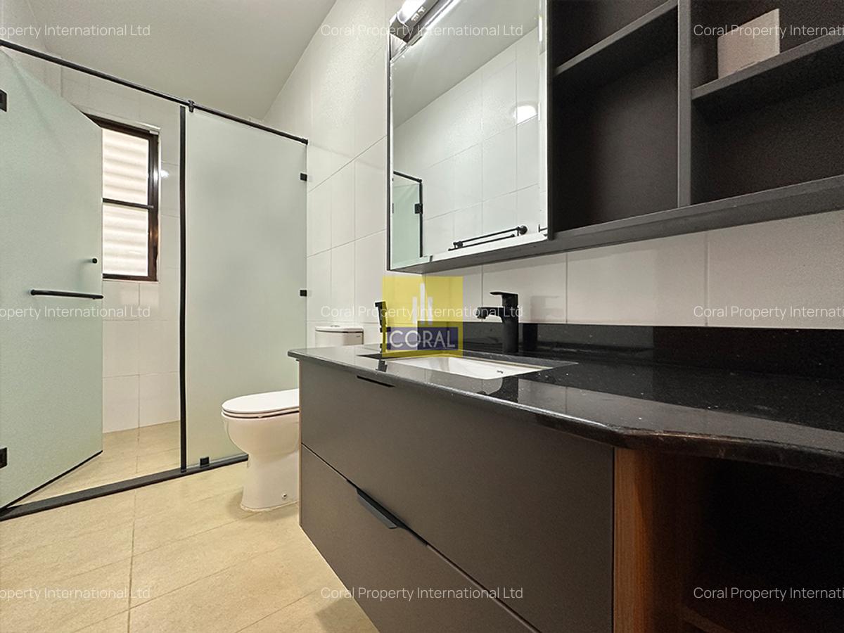 2 Bed Apartment in Ridgeways - 10