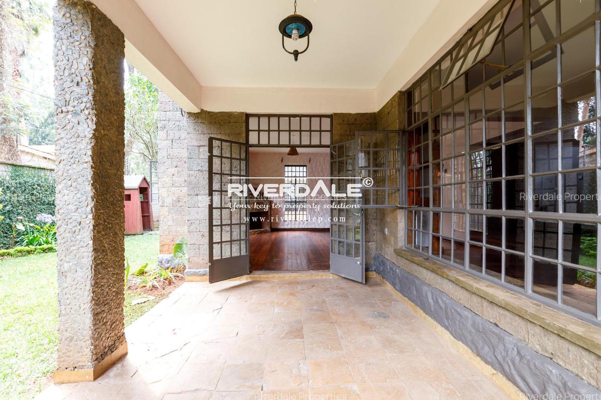 4 Bed Townhouse with En Suite in Westlands Area - 15
