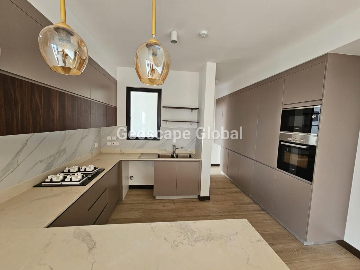 3 Bed Apartment with En Suite in Rosslyn - 15