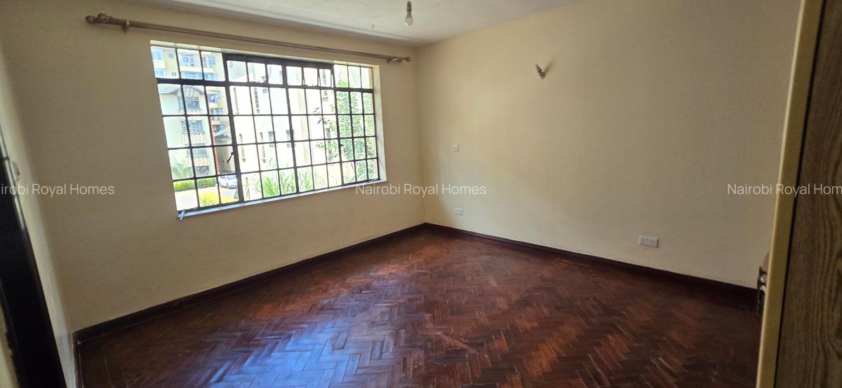 5 Bed Townhouse with En Suite at Lavington Green - 13