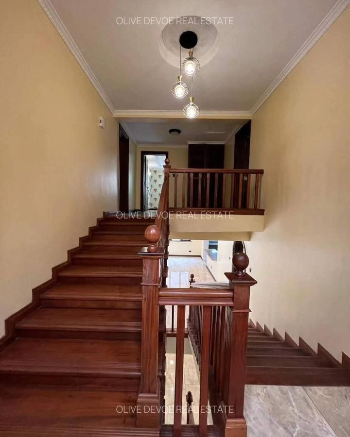 5 Bed Townhouse with En Suite in Lavington - 5