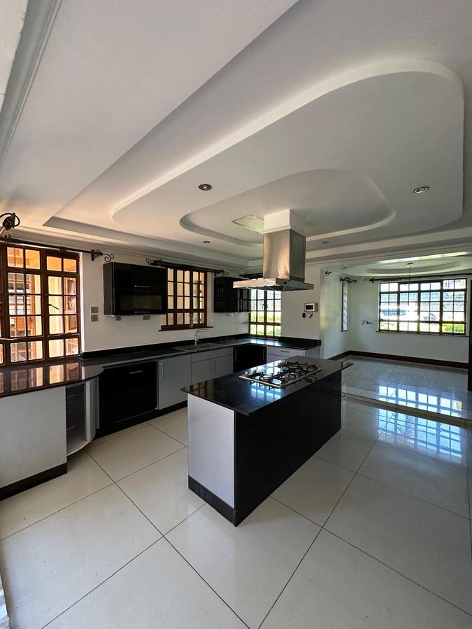 5 Bed House with En Suite in Runda - 10