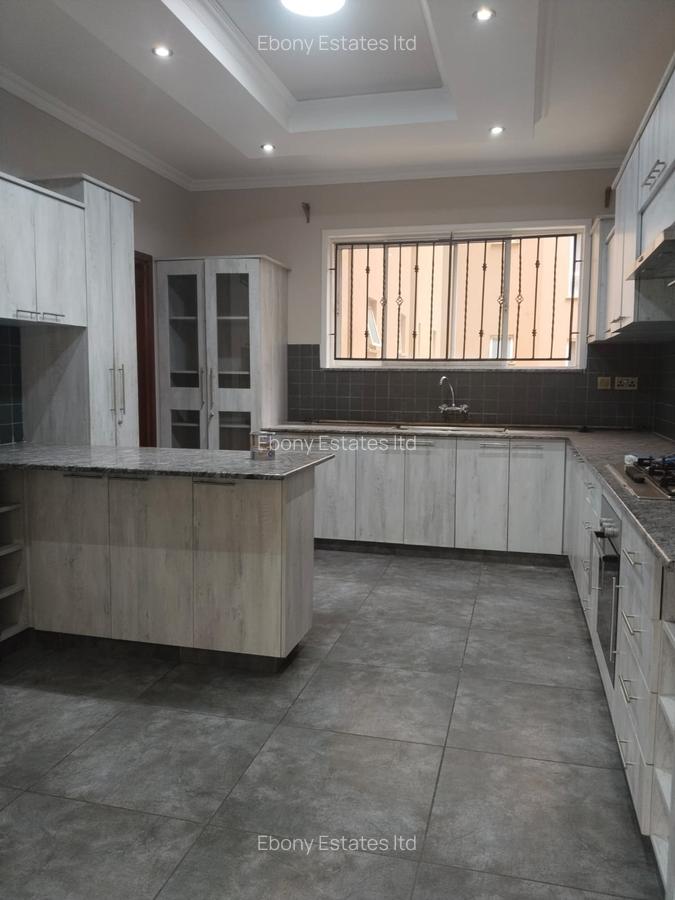 3 Bed Apartment with En Suite in Riverside - 14