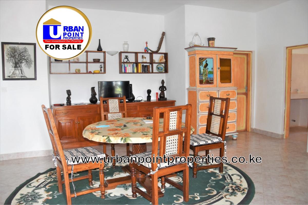 6 Bed House with En Suite in Watamu - 10