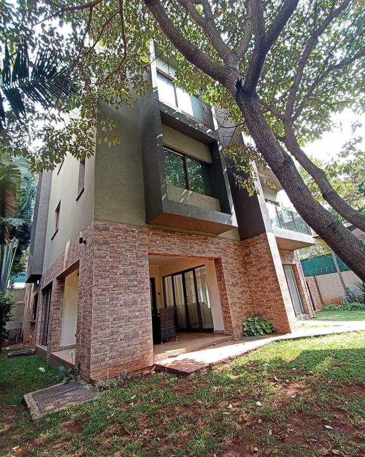 5 Bed Townhouse with En Suite in Lavington - 1