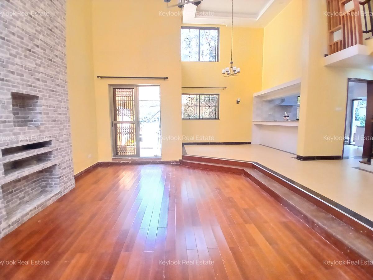5 Bed Townhouse with En Suite at Lavington - 5