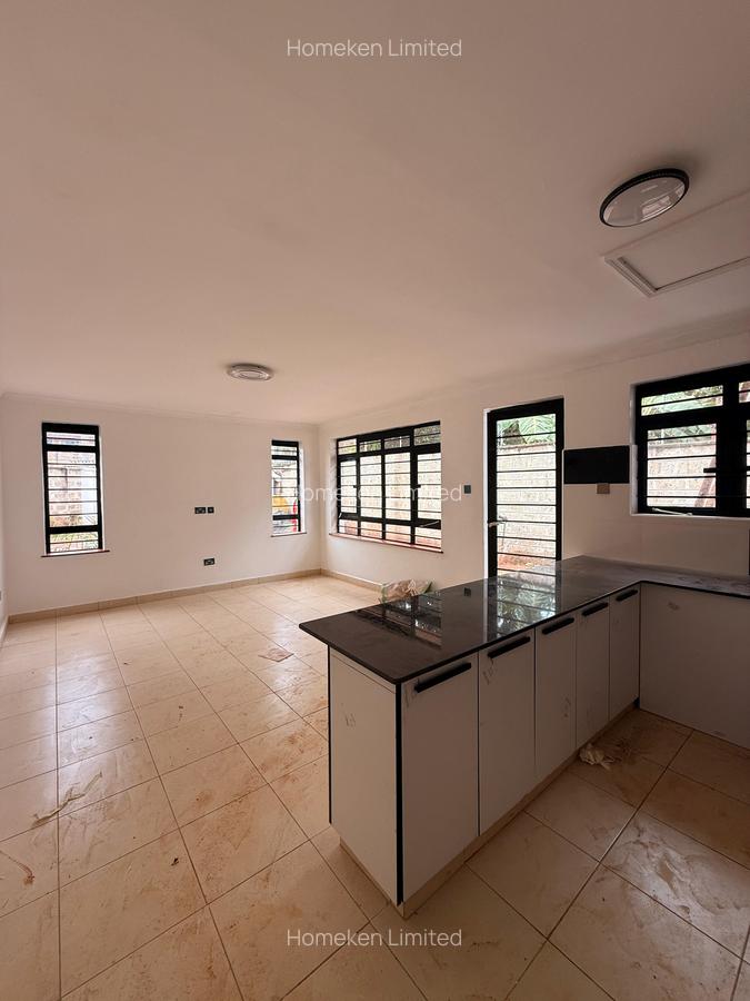 5 Bed House with Garden at Old Runda - 12