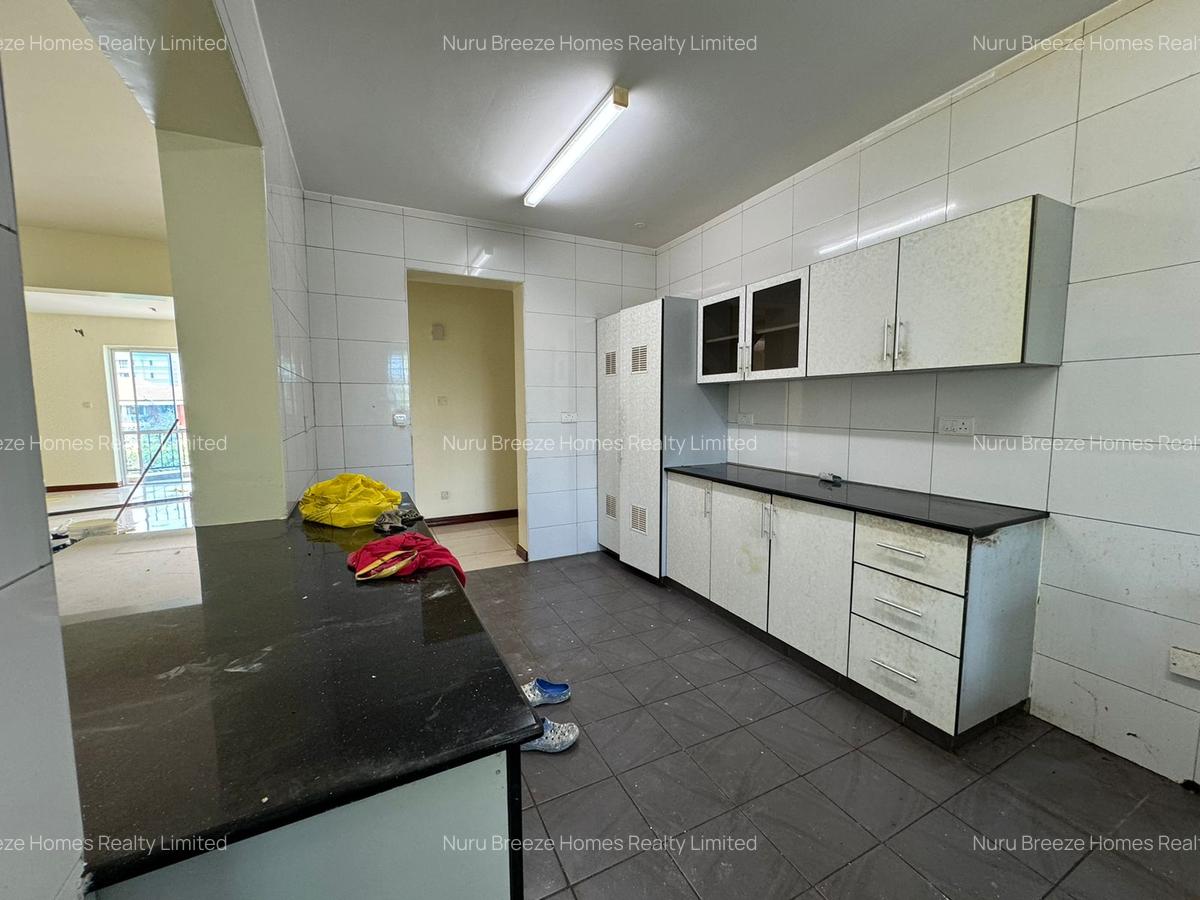 3 Bed Apartment with En Suite in Rhapta Road - 10