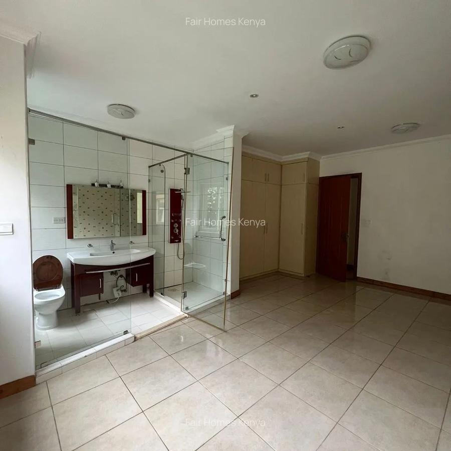 4 Bed Townhouse with En Suite at Riverside Drive - 4