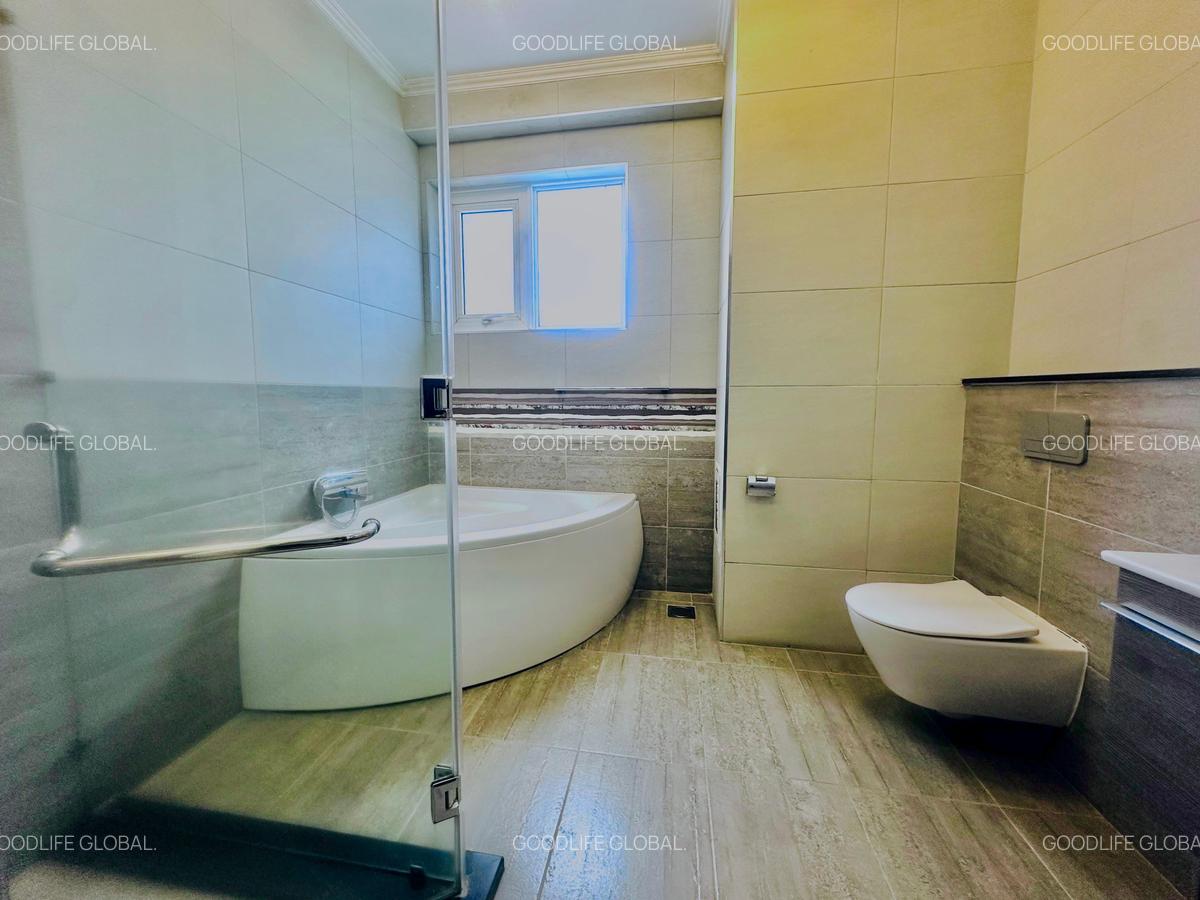 4 Bed Apartment with En Suite at General Mathenge - 14