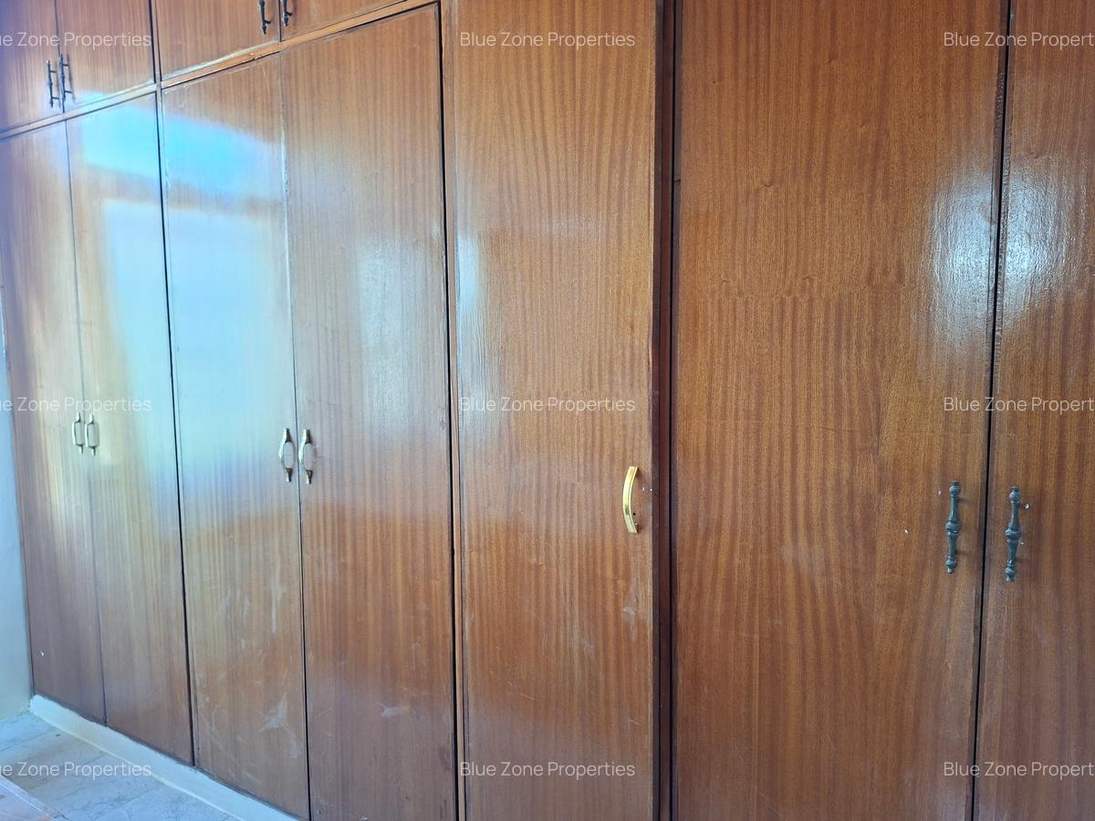 4 Bed House with En Suite at Off Mimosa Rd - 15