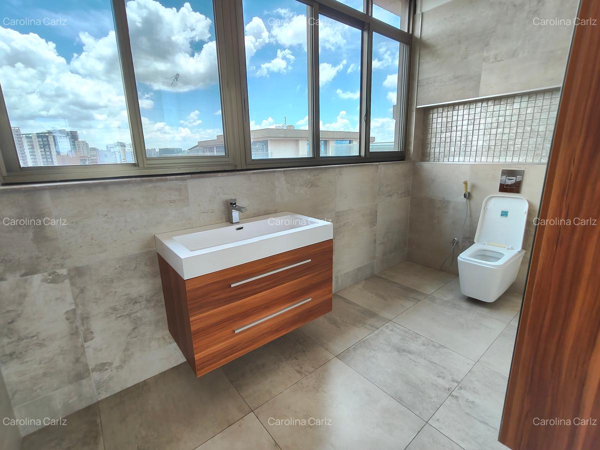 4 Bed Apartment with En Suite in Westlands Area - 11