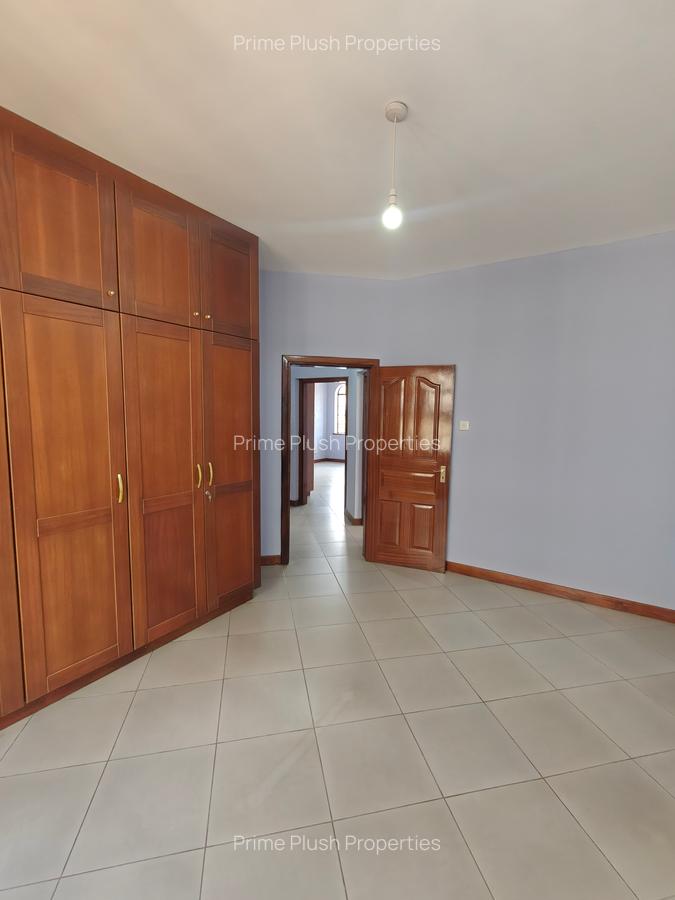 Commercial Property with Service Charge Included in Kilimani - 8