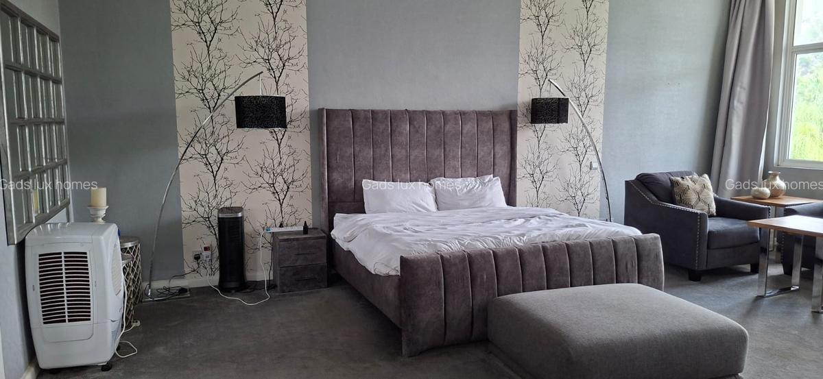 4 Bed Villa with En Suite at Spring Valley - 5