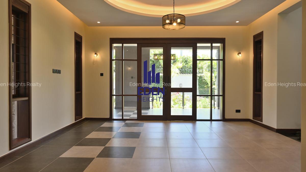 4 Bed Villa with En Suite in Runda - 2