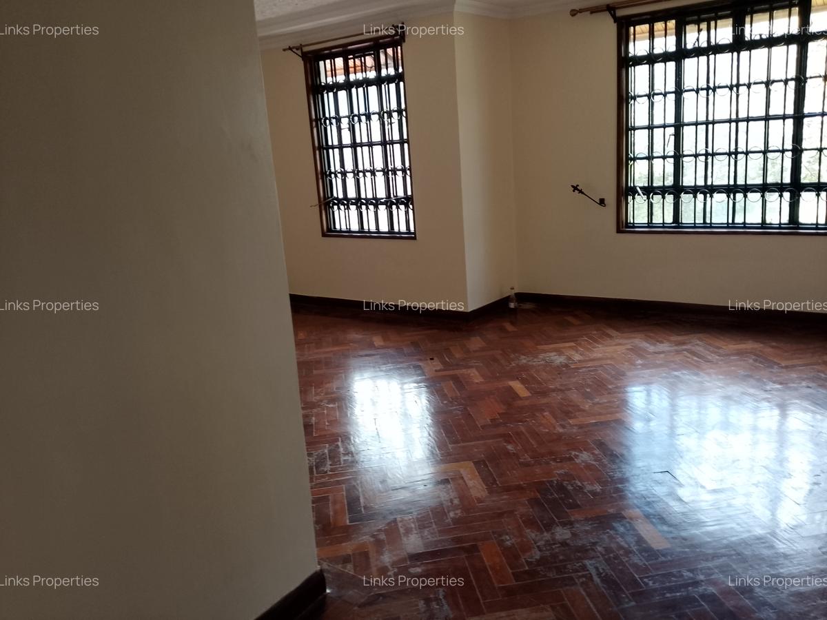 5 Bed Townhouse with En Suite at Karen - 13