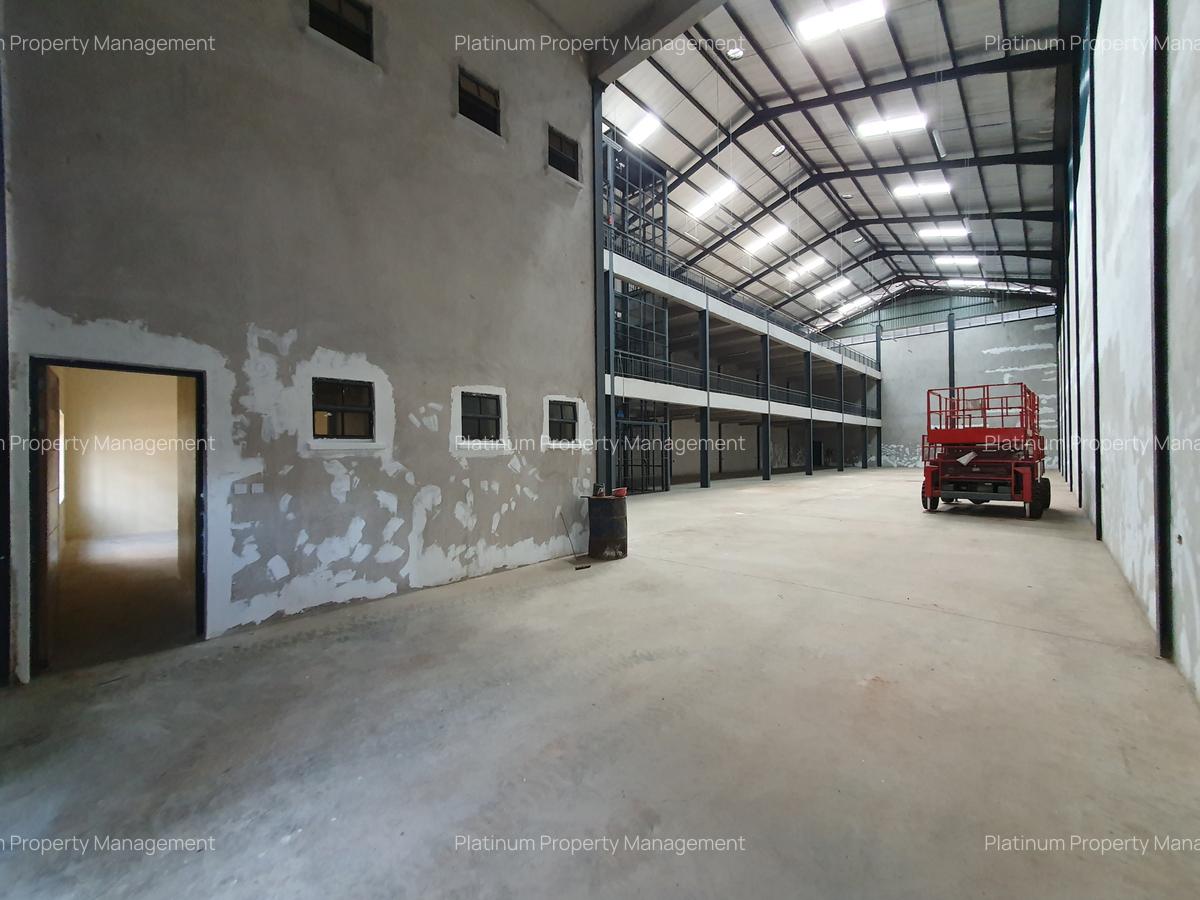 15,945 ft² Warehouse with Backup Generator at Airport North Road - 2