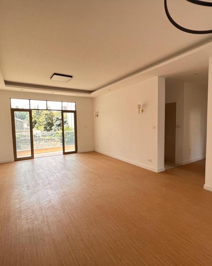 3 Bed Apartment with En Suite in Lavington - 2